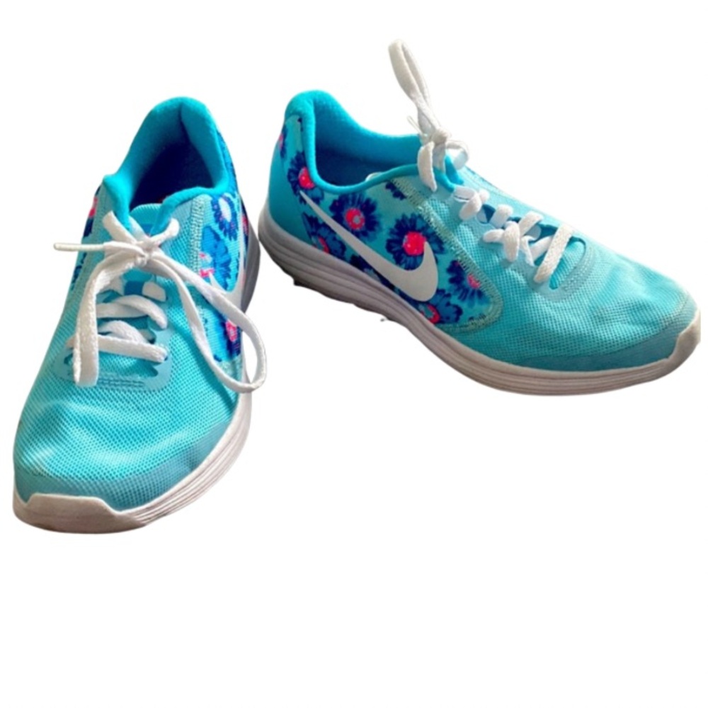 Nike Sneakers Size 3.5 color: blue,white,pink